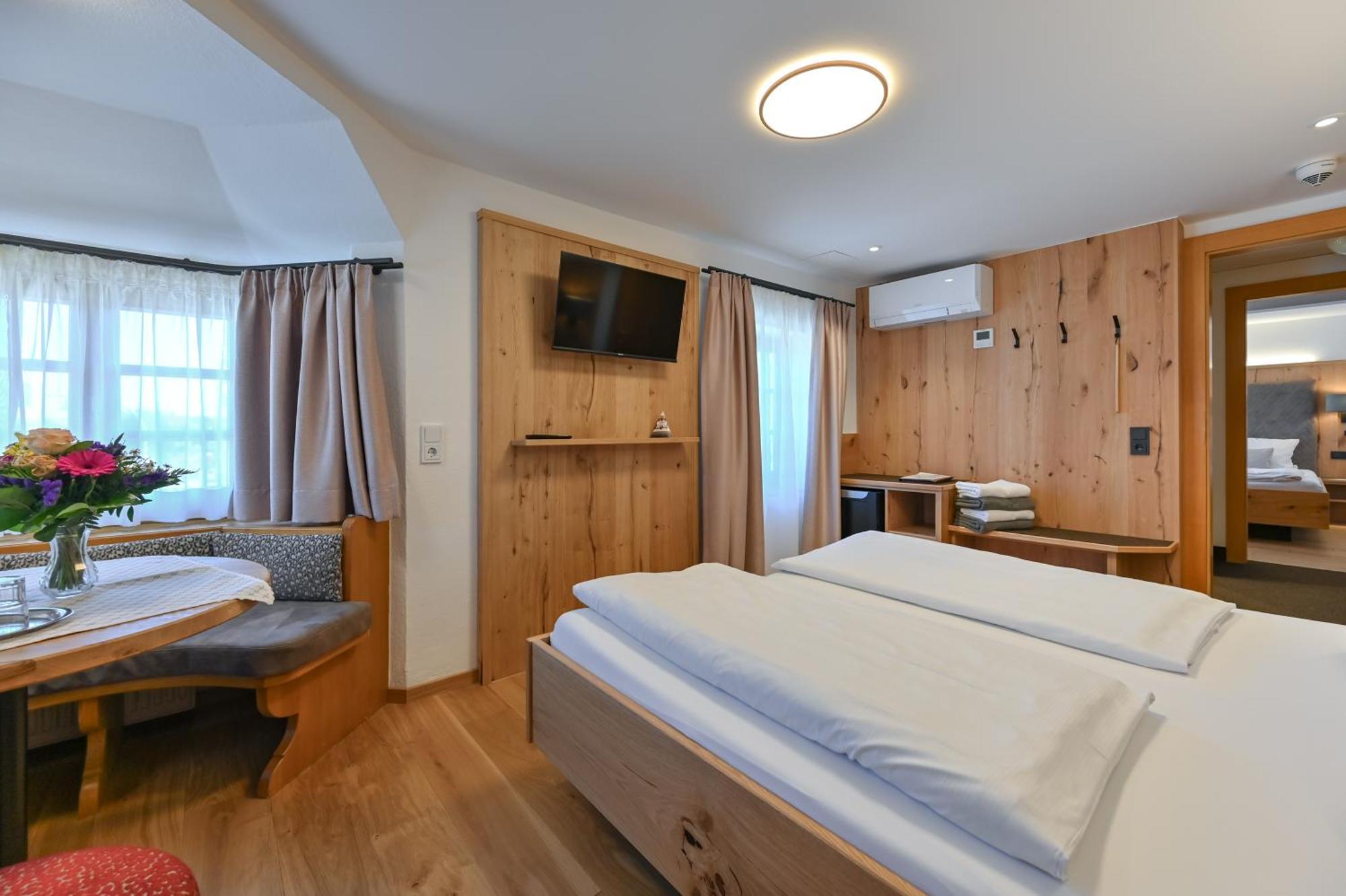 Hotel Weinbauer Швангау Екстериор снимка