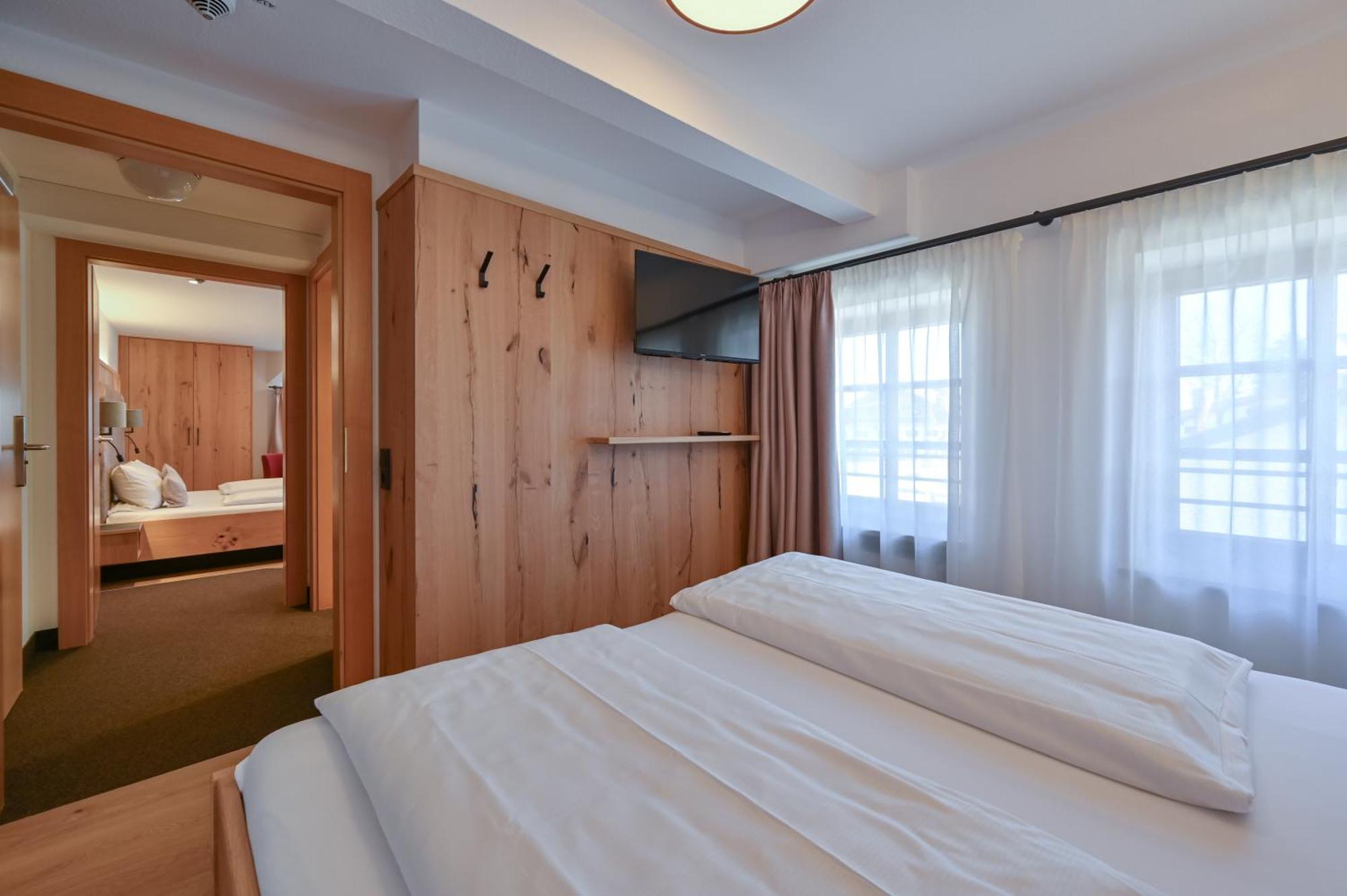 Hotel Weinbauer Швангау Екстериор снимка